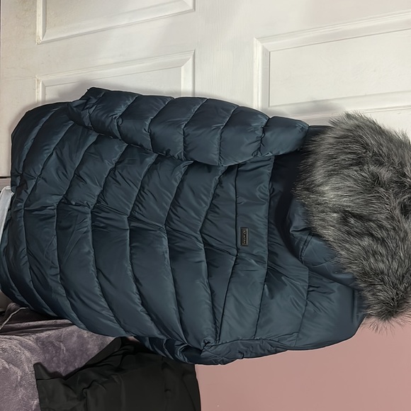 Plus size  Zip Up Snap Button Fuzzy Trim Hooded Puffer Coat - Picture 3 of 3